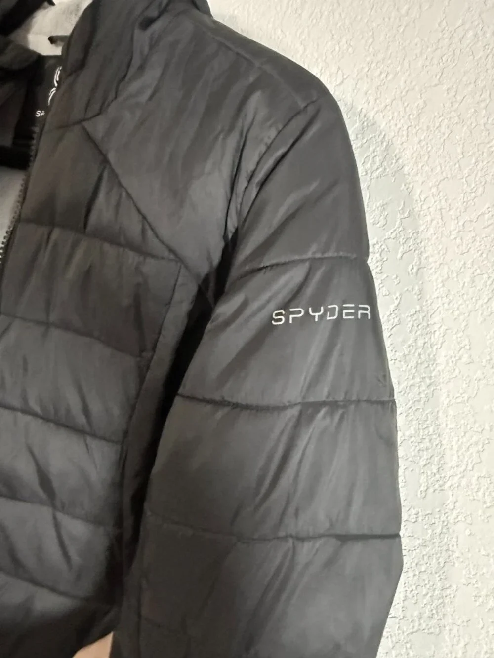 Spyder Girls Black Puffer Jacket – Fleece Lined with Hood – Size L (12/14)